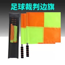 裁判在足球比赛中抽筋的背后原因解析